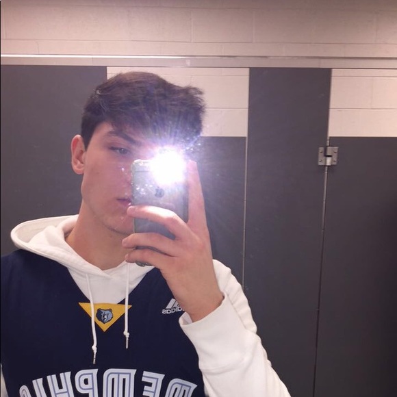 Meet your Posher, Cameron - Picture 1 of 1